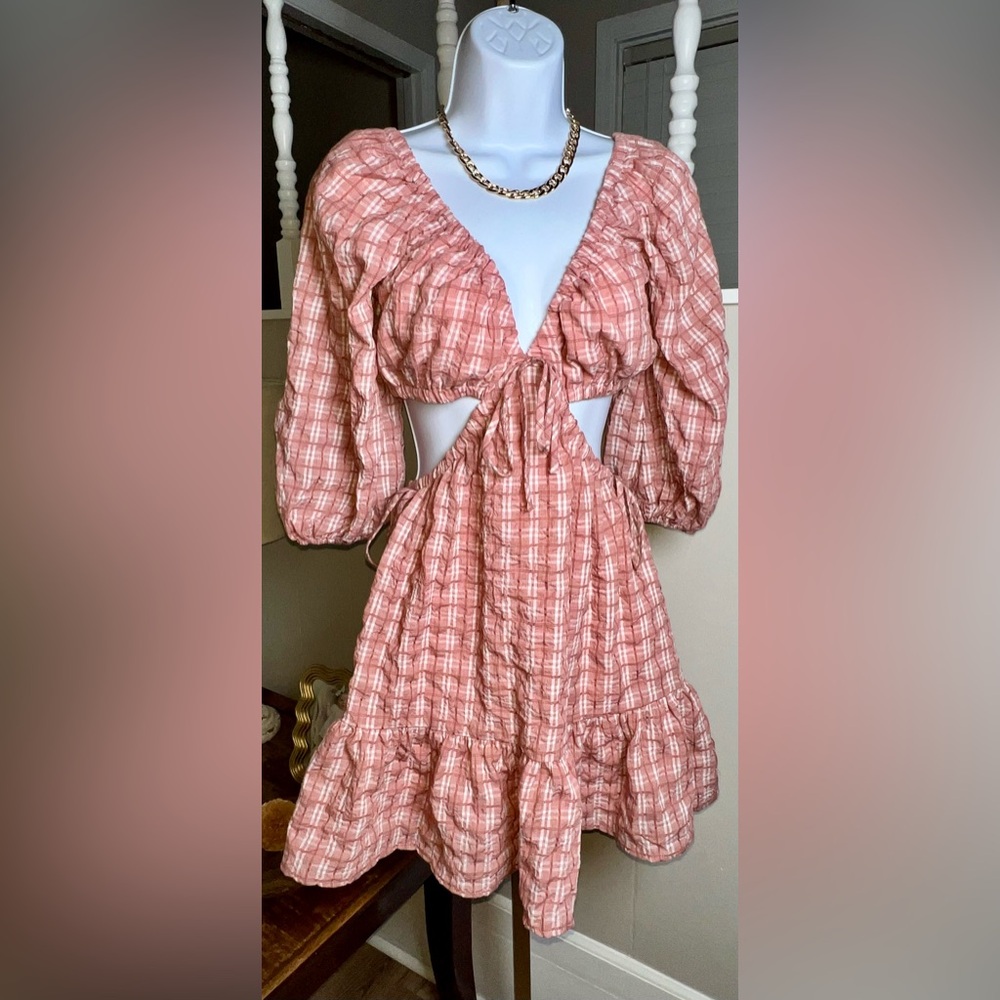 ILLA ILLA Size Small Pink Plaid Puff Sleeve Dress with side cutouts - Picture 2 of 6